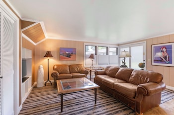 Suite, Multiple Beds, Non Smoking, Kitchen