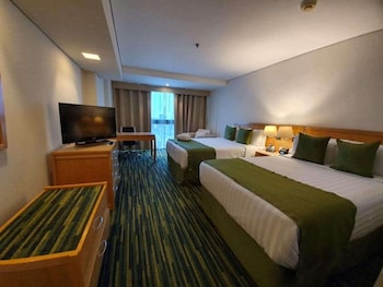 Executive Room, 2 Double Beds, Non Smoking (Breakfast)