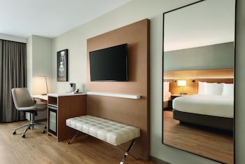 Room, 2 Queen Beds, Accessible, Non Smoking