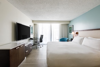 Room, 1 King Bed, Balcony, Pool View