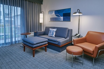 Suite, 1 Bedroom, Courtyard View