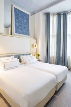 Premium King Room
