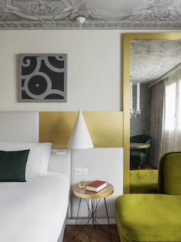 Superior Room, 1 Queen Bed, Balcony