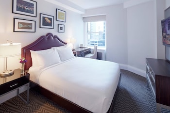 Standard Room, 1 Queen Bed