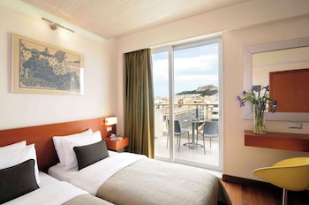 Comfort Room, 2 Twin Beds, Non Smoking, Refrigerator
