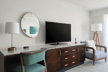 Premium Room, 1 King Bed, Ground Floor (Sundeck)