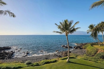 Room, 2 Queen Beds, Balcony, Oceanfront (Oceanfront)
