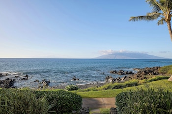 Room, 1 King Bed, Oceanfront (Sundeck Ground floor)