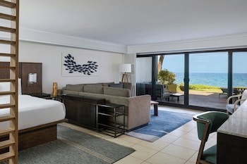 Junior Suite, 1 King Bed, Oceanfront (Ground floor)