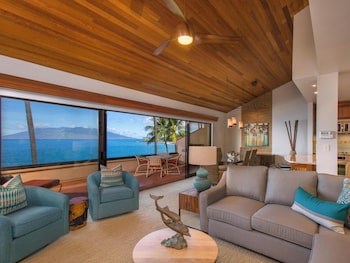 Condo, 2 Bedrooms, Oceanfront (F304)