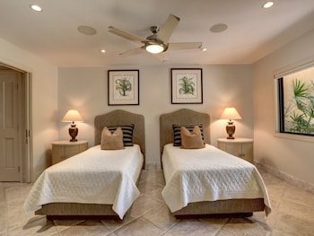 Condo, 2 Bedrooms, Oceanfront (E102)