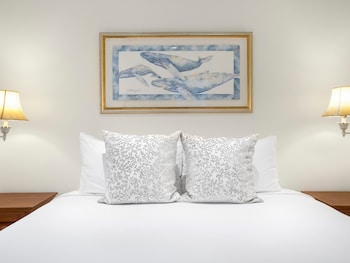 Condo, 2 Bedrooms, Oceanfront (E302)