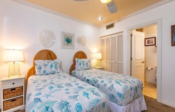 Condo, Beach View (B305)