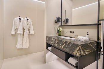 Deluxe Room, 1 King Bed