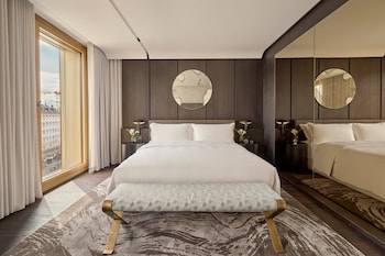 Deluxe Room, 1 King Bed
