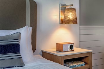 Suite, 1 King Bed with Sofa bed