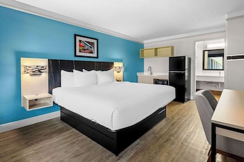 Standard Room, 1 King Bed, Non Smoking