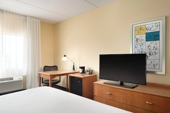 Room, 1 King Bed (Mobility Accessible, Roll-In Shower)