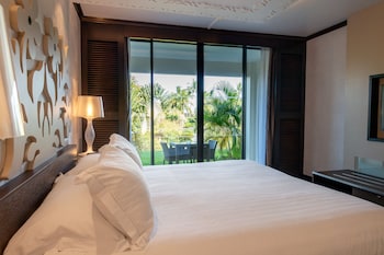 Classic Room, 1 King Bed, Garden View