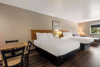 Suite, Multiple Beds, Non Smoking, Refrigerator & Microwave (with Sofabed)