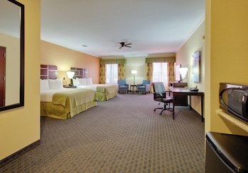Standard Room, 2 Double Beds, Mobility Accessible (Accessible Tub)