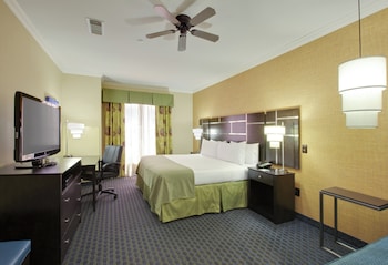 Standard Room, 1 King Bed (Walk-In Shower)