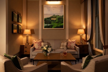 Suite, 1 King Bed (Ferrier)