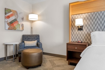 Standard Room, 1 Queen Bed