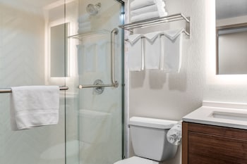 Standard Room, 1 Queen Bed