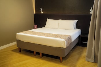 Standard Room, 1 Queen Bed