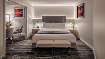 Suite, 1 King Bed with Sofa bed, Non Smoking (Queenslander)