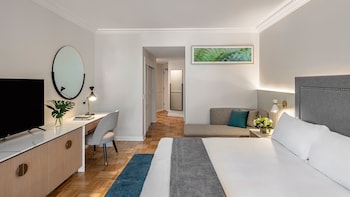 Classic Room, 1 King Bed, Lagoon View