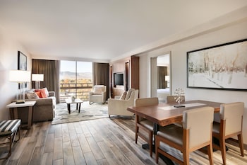 Presidential Suite, 1 King Bed, Microwave