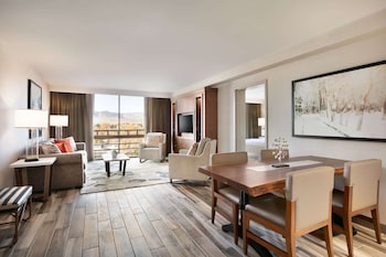 Suite, 1 King Bed