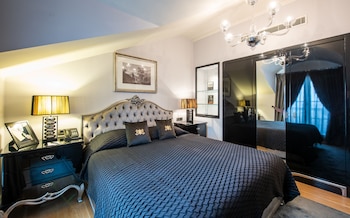 Alfred Hitchcock Suite