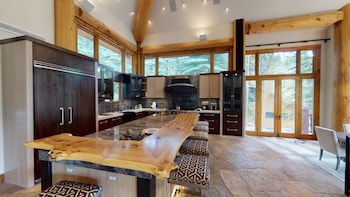 Luxury House, 6 Bedrooms (Platinum)
