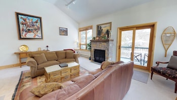 Condo, 4 Bedrooms (Gold)