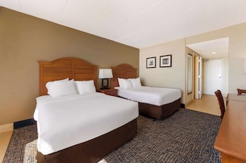 Room, 2 Double Beds, Accessible with Roll In Shower, Non Smoking