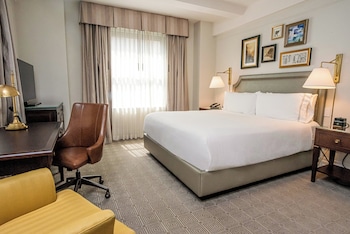 Premium Room, 1 King Bed, City View