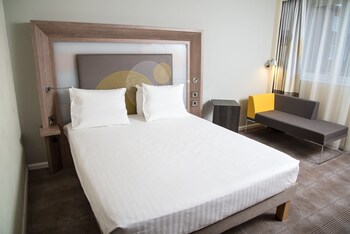 Superior Room, 1 Queen Bed (Premium)