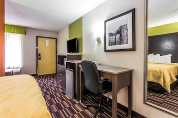 Suite, 1 Queen Bed with Sofa bed, Non Smoking