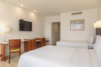Room, 2 Double Beds (City or Courtyard View)
