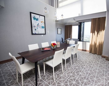 Diplomat Suite, 1 King Bed, Non Smoking