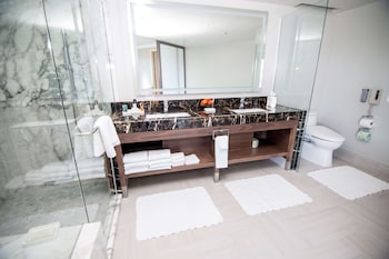 Director's Suite, 1 King Bed, Non Smoking