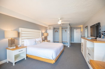 Room, 1 King Bed, Accessible, Partial Ocean View