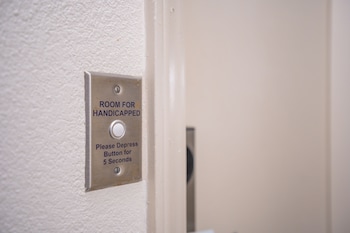 Deluxe Room, 1 King Bed, Accessible