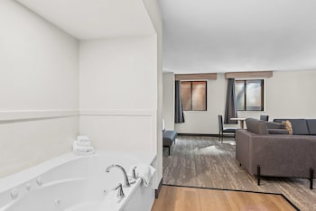 Suite, 1 King Bed, Non Smoking