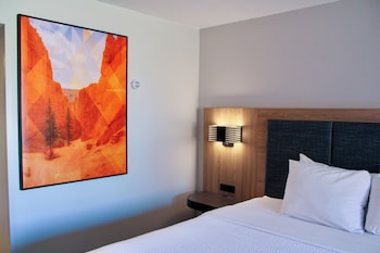 Standard Room, 2 Queen Beds, Non Smoking