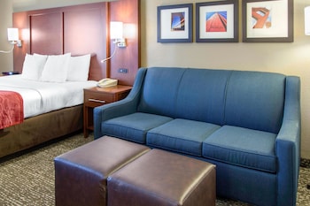 Suite, 1 King Bed, Accessible, Non Smoking