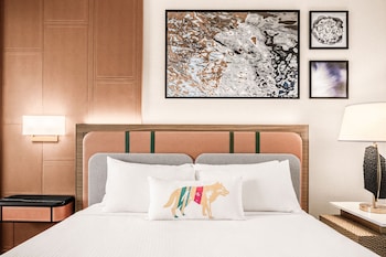 Remus 1 King (Newly Renovated)